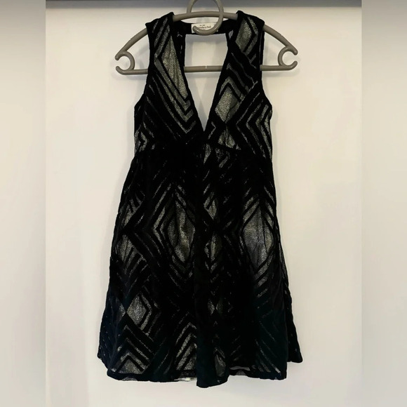 Abercrombie‎ & Fitch Geo-Lace Babydoll Dress Size XS - Picture 2 of 5